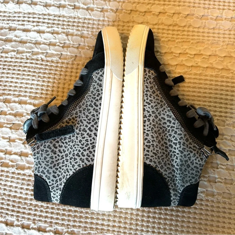 Blondo Waterproof Leather Sneakers. Size 8.